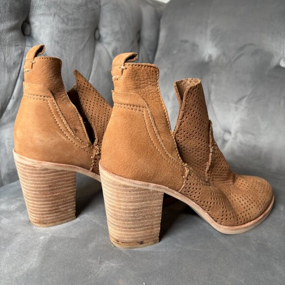 Dolce Vita Perforated Leather Ankle Booties – Tan – Women’s 8.5‎ - Picture 6 of 9